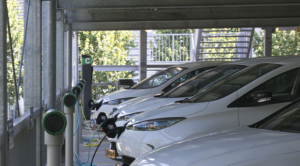 De deel-Renaults Zoë van de gemeente Harmmermeer