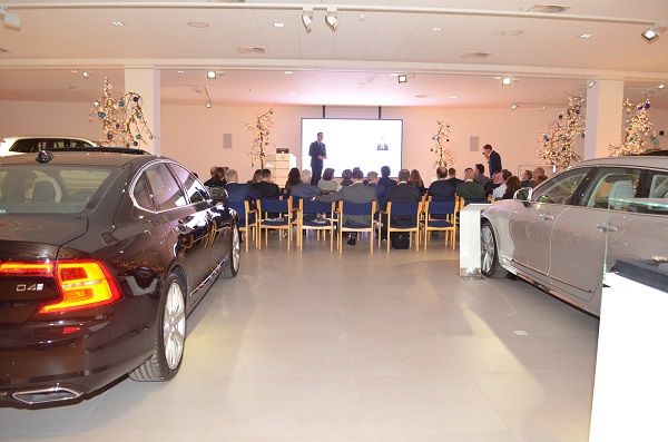 Pitchen tussen de Volvo's